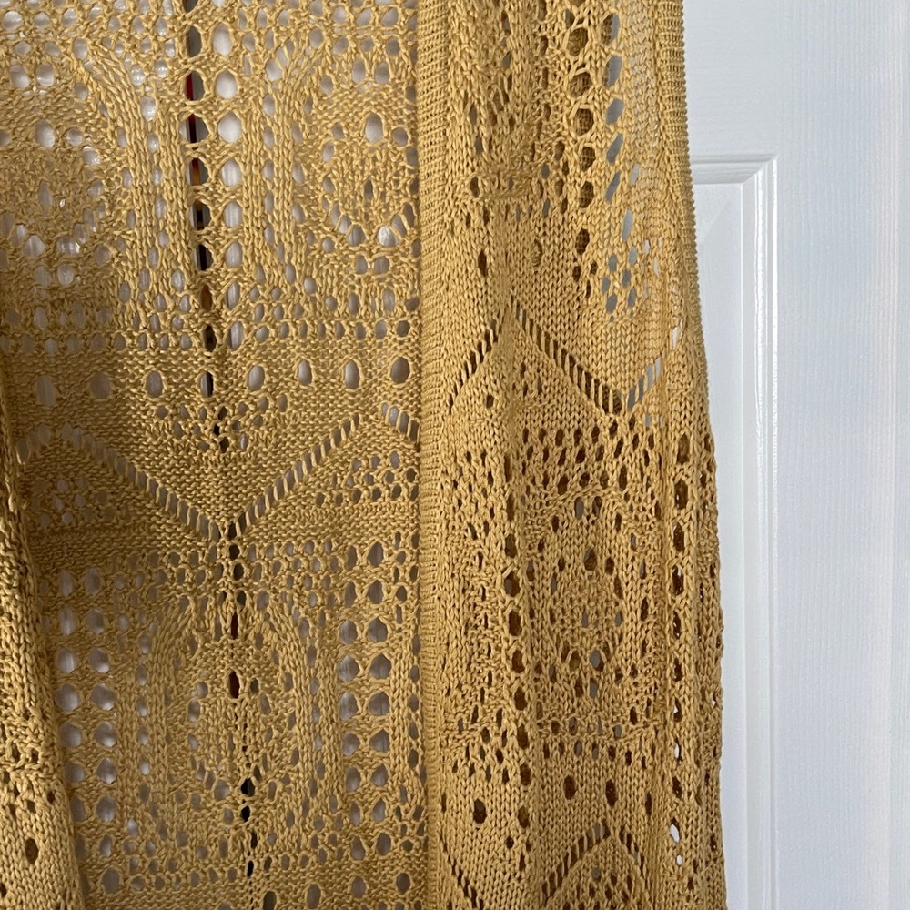 Sleeveless Crochet Long Cardigan - Picture 3 of 6
